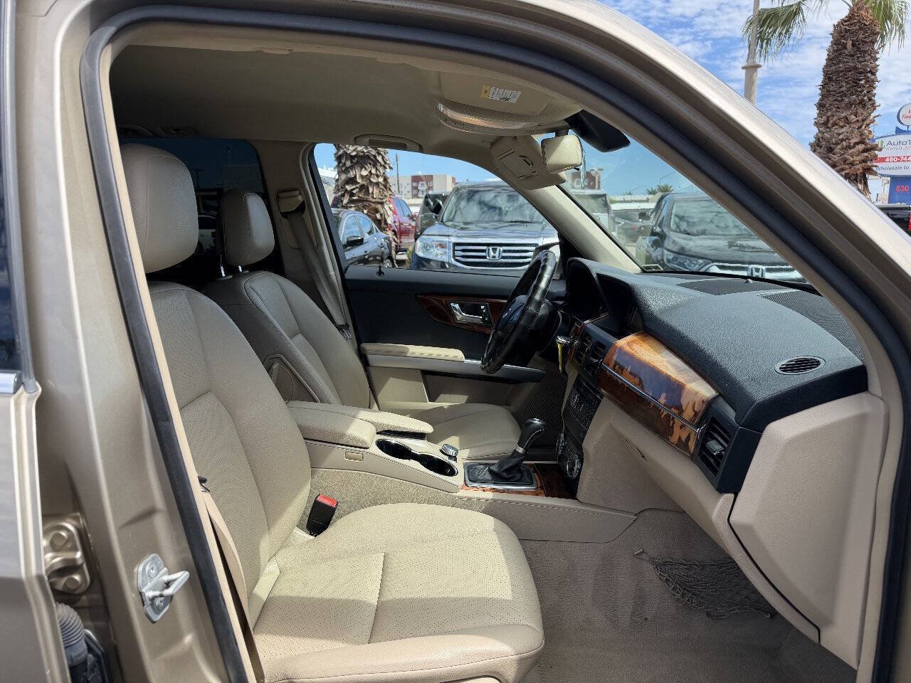 Used 2010 Mercedes-Benz GLK 350 4MATIC image 12