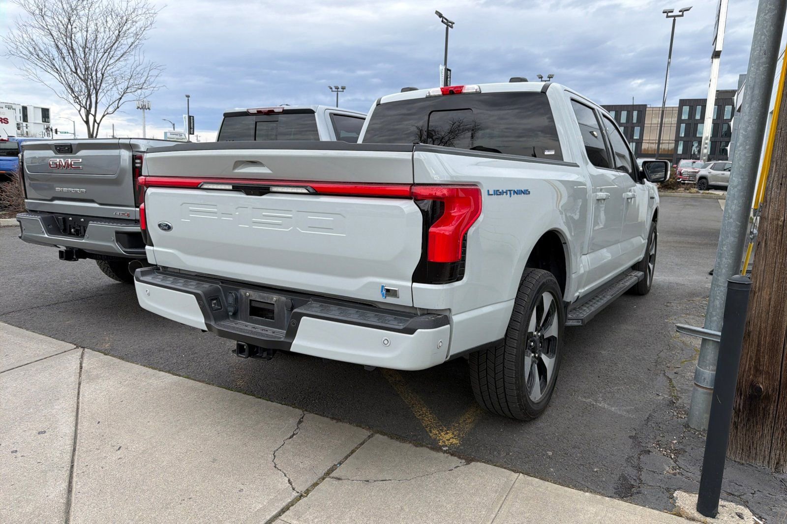 Used 2023 Ford F150 Lightning Platinum image 4