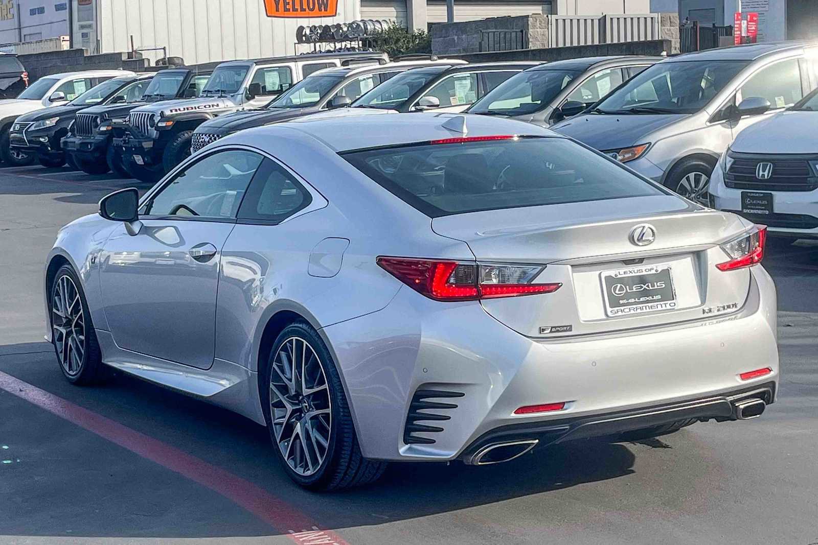 Used 2016 Lexus RC 200t image 2