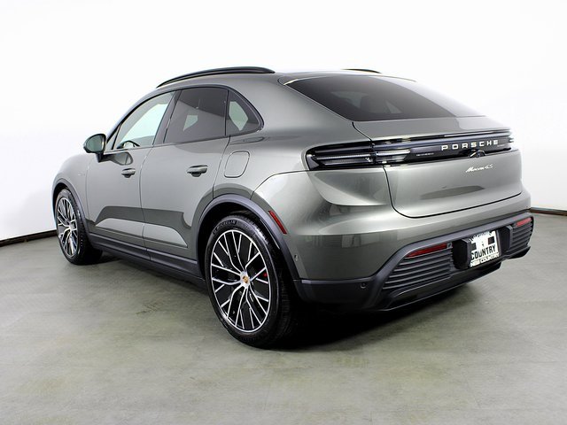 New 2025 Porsche Macan 4S Electric image 3