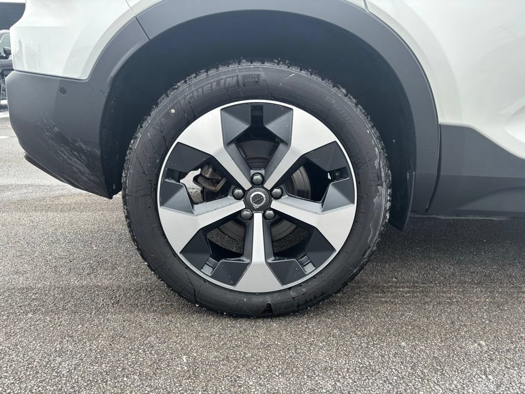 Certified 2026 Volvo XC40 B5 Plus w/ Protection Package Premier AWD/4WD image 35