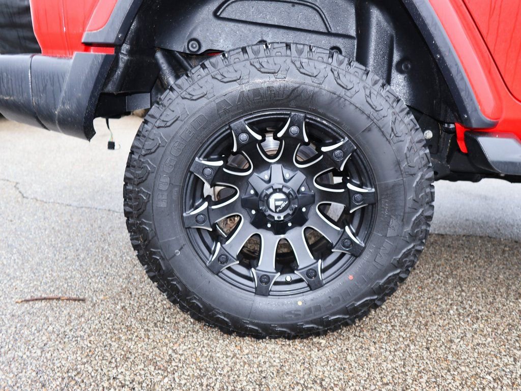 Used 2018 Jeep Wrangler Unlimited Sahara image 32