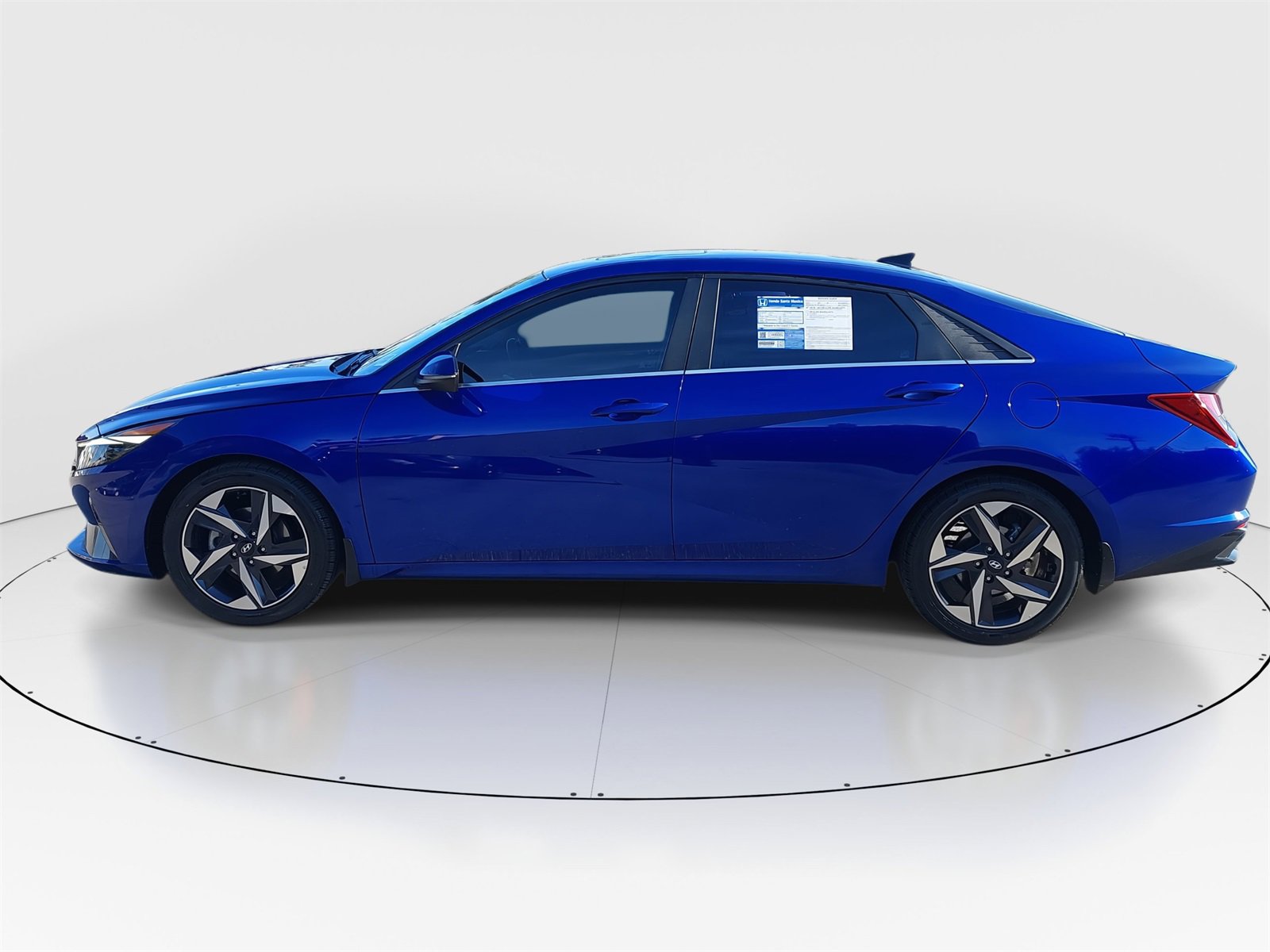 Used 2022 Hyundai Elantra Limited w/ Preferred Accessory Package image 8