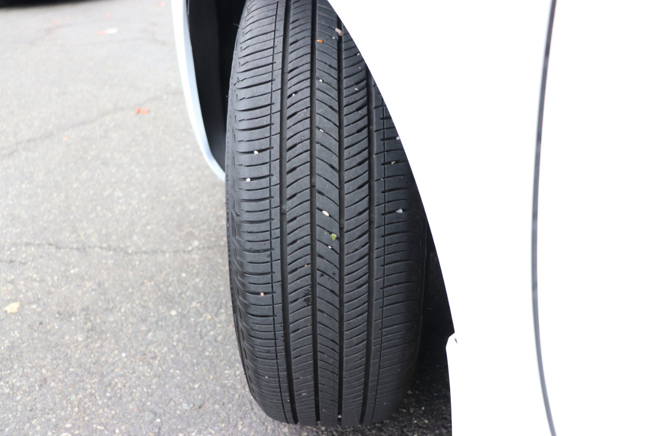 Used 2024 Nissan Versa S w/ Trunk Package image 45