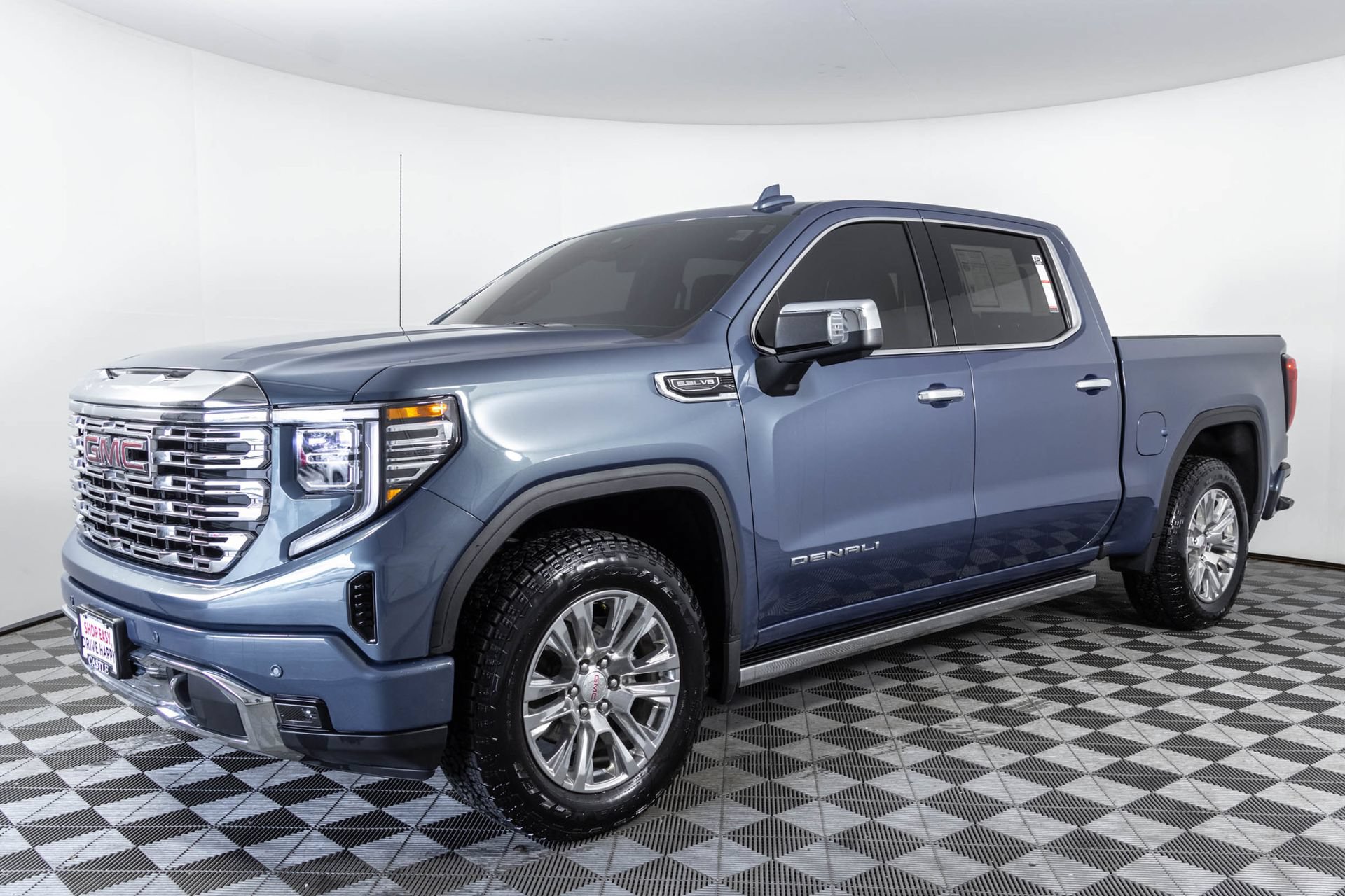Used 2025 GMC Sierra 1500 Denali AWD/4WD image 13
