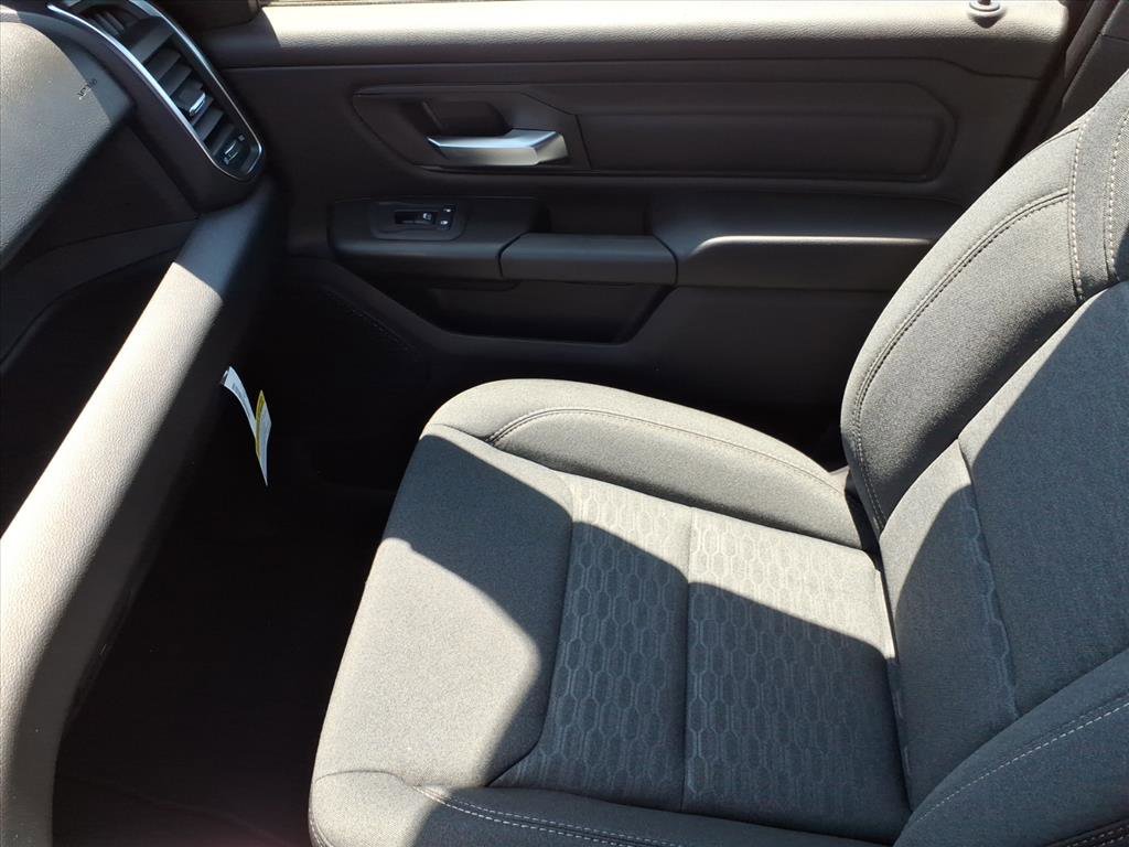 New 2026 RAM 1500 Express AWD/4WD image 33