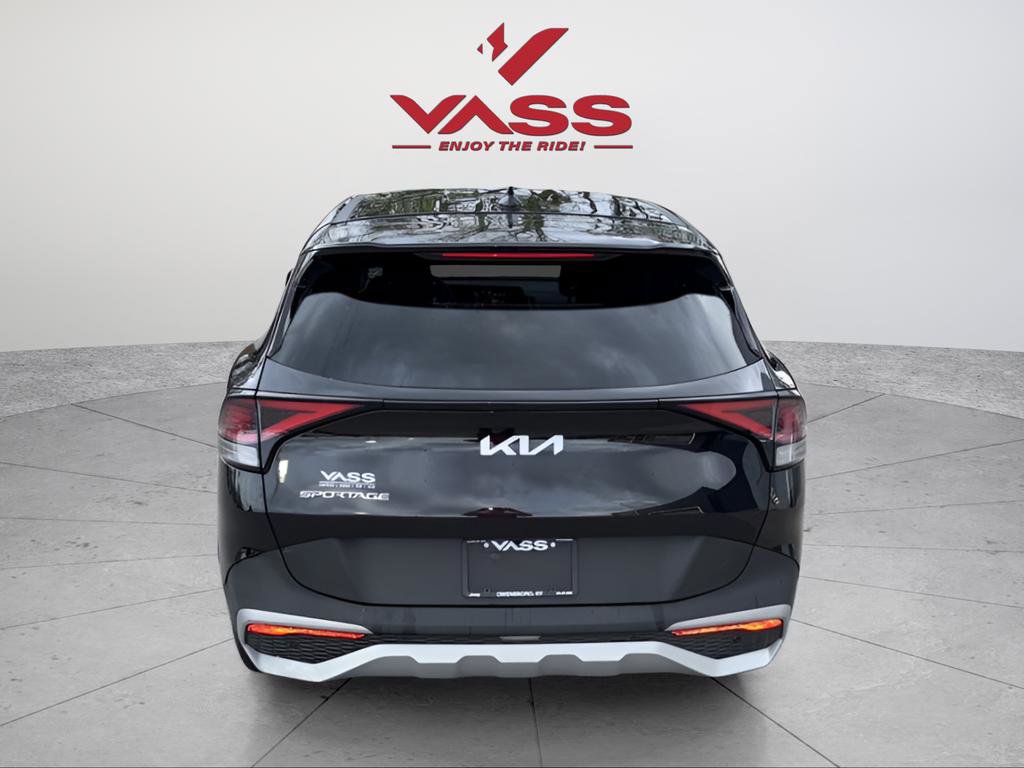 Used 2025 Kia Sportage LX FWD image 4