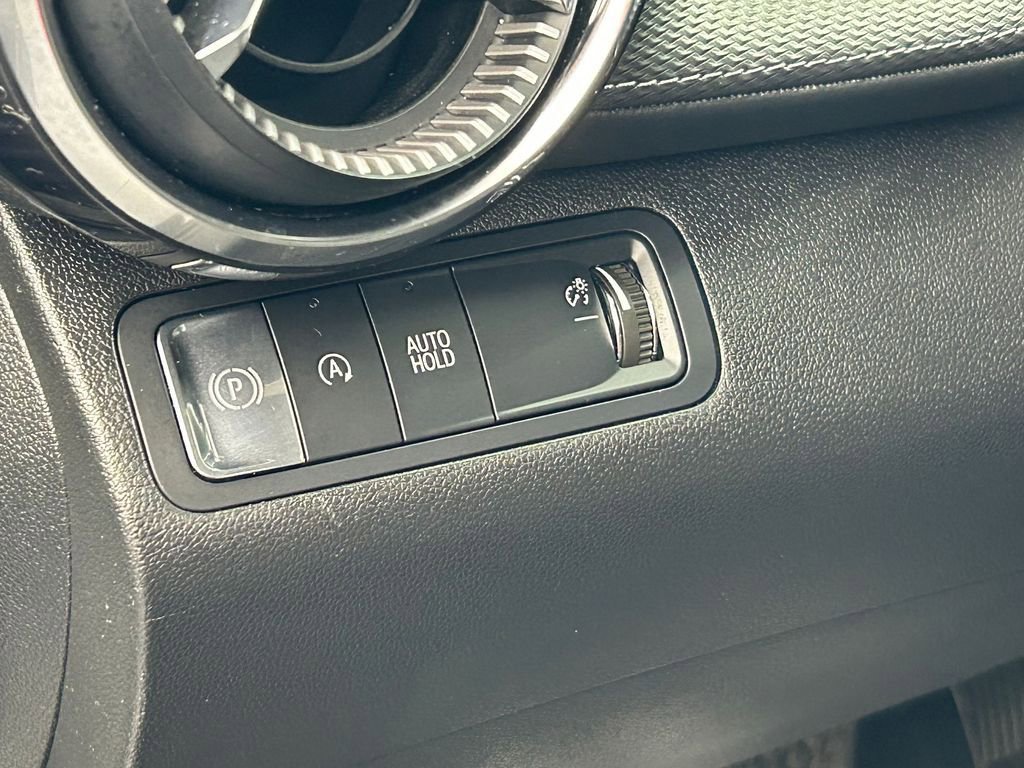 Used 2025 Chevrolet Equinox LT w/ Safety and Technology Package FWD image 11