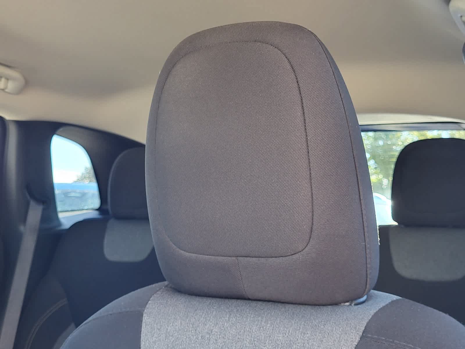 Used 2016 Jeep Cherokee Sport FWD image 13