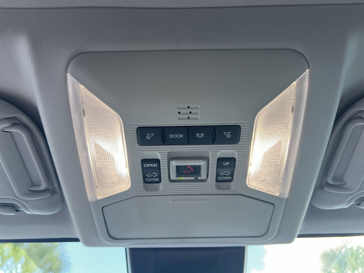 Used 2025 Toyota RAV4 XLE w/ Convenience Package FWD image 28