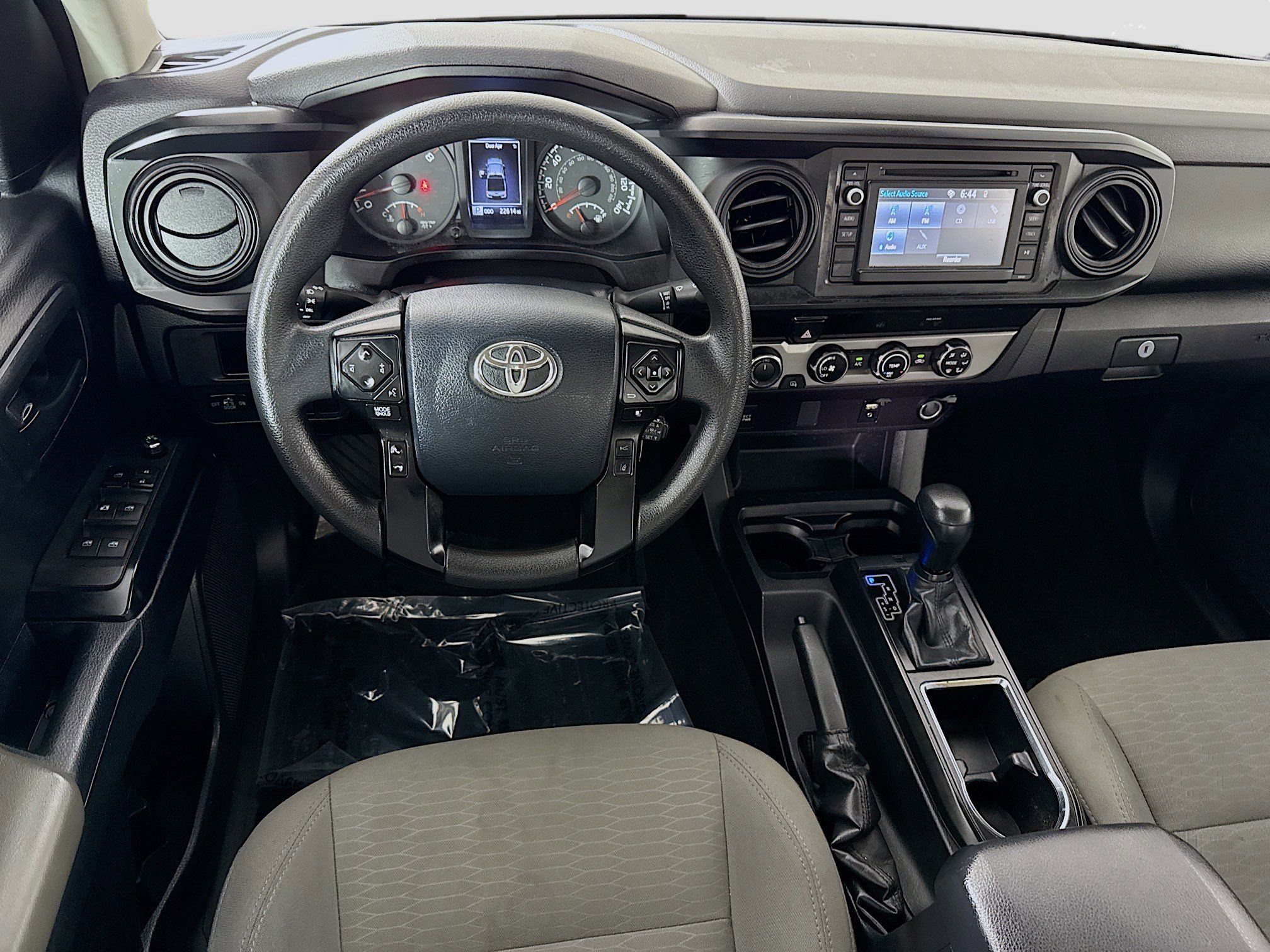Used 2018 Toyota Tacoma SR image 17