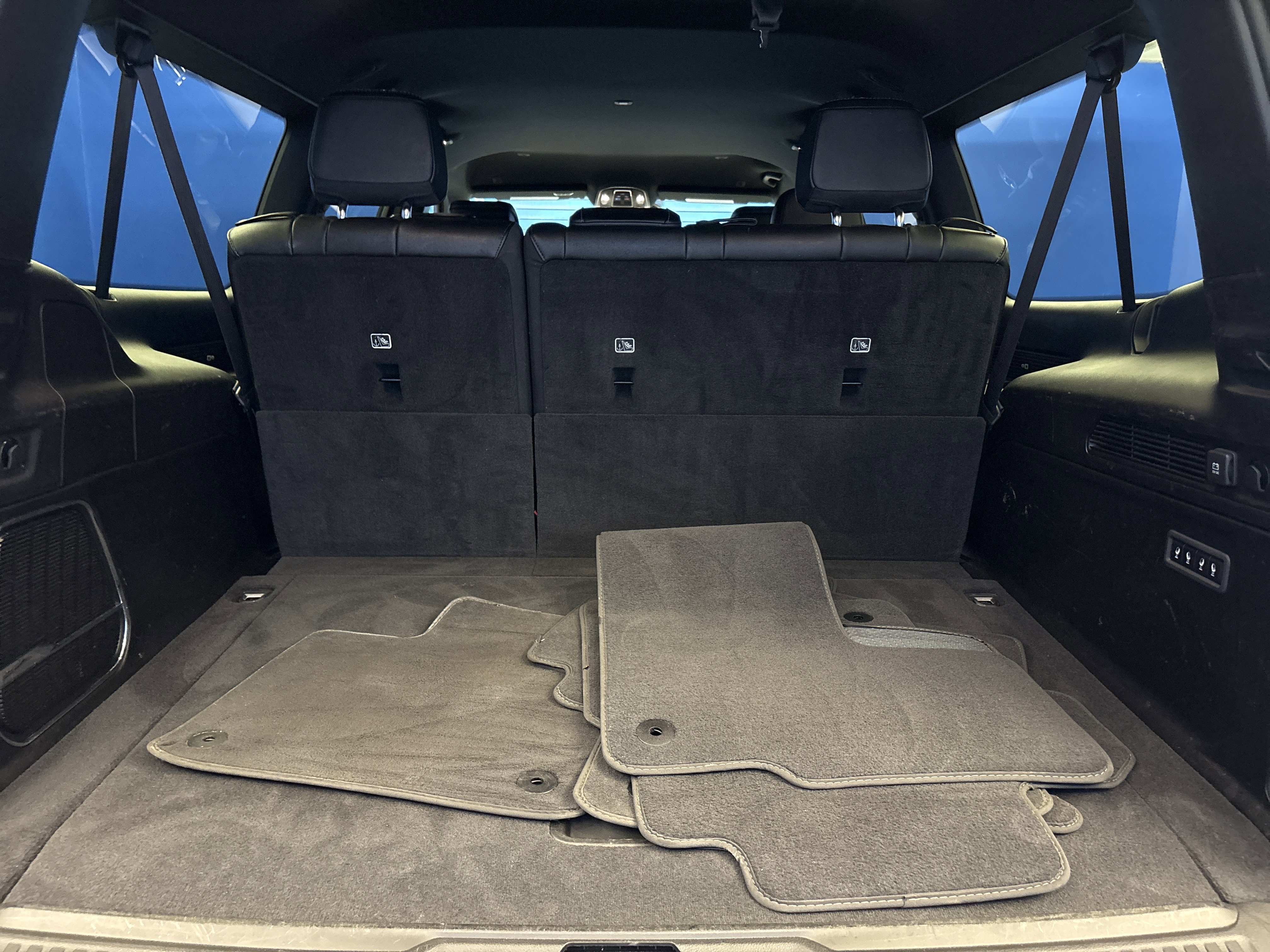 Used 2024 Jeep Wagoneer L Series II w/ Flexible Seating Group image 29