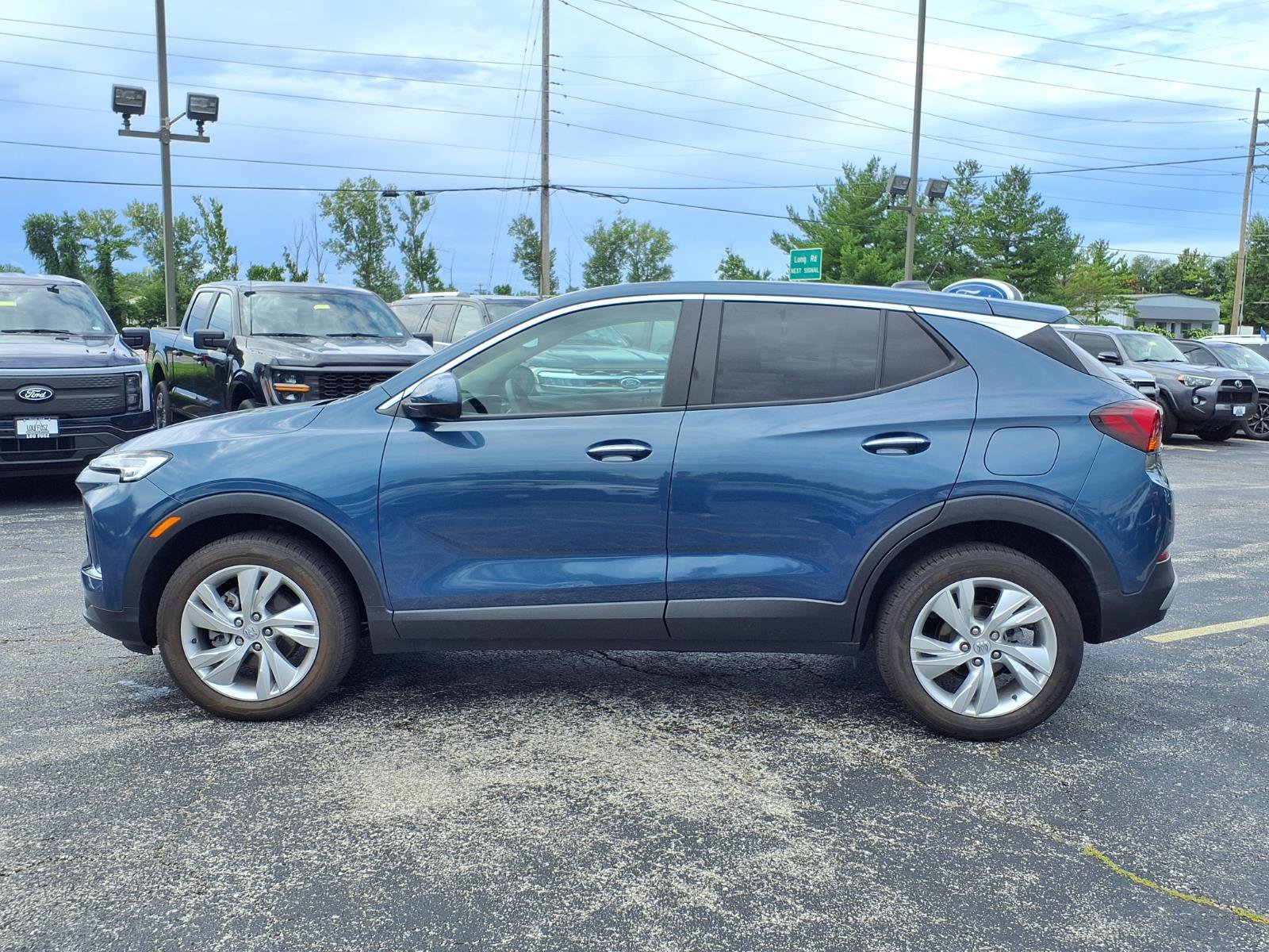 Used 2024 Buick Encore GX Preferred AWD/4WD image 28