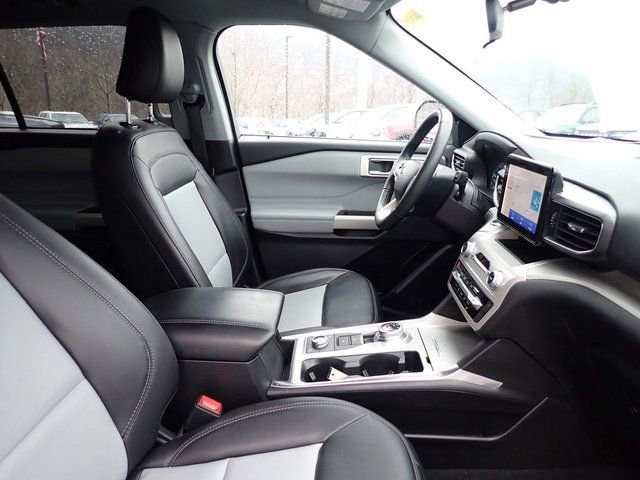 Certified 2023 Ford Explorer XLT w/ Equipment Group 202A image 10
