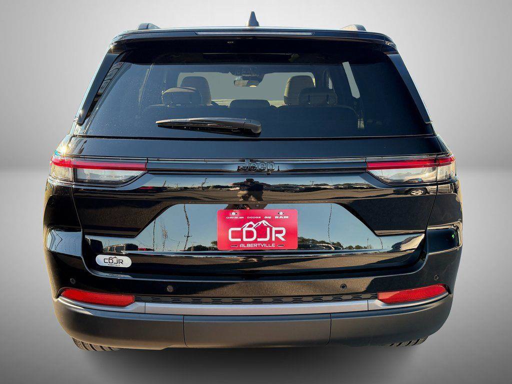New 2026 Jeep Grand Cherokee Limited w/ Limited Altitude Package RWD image 6