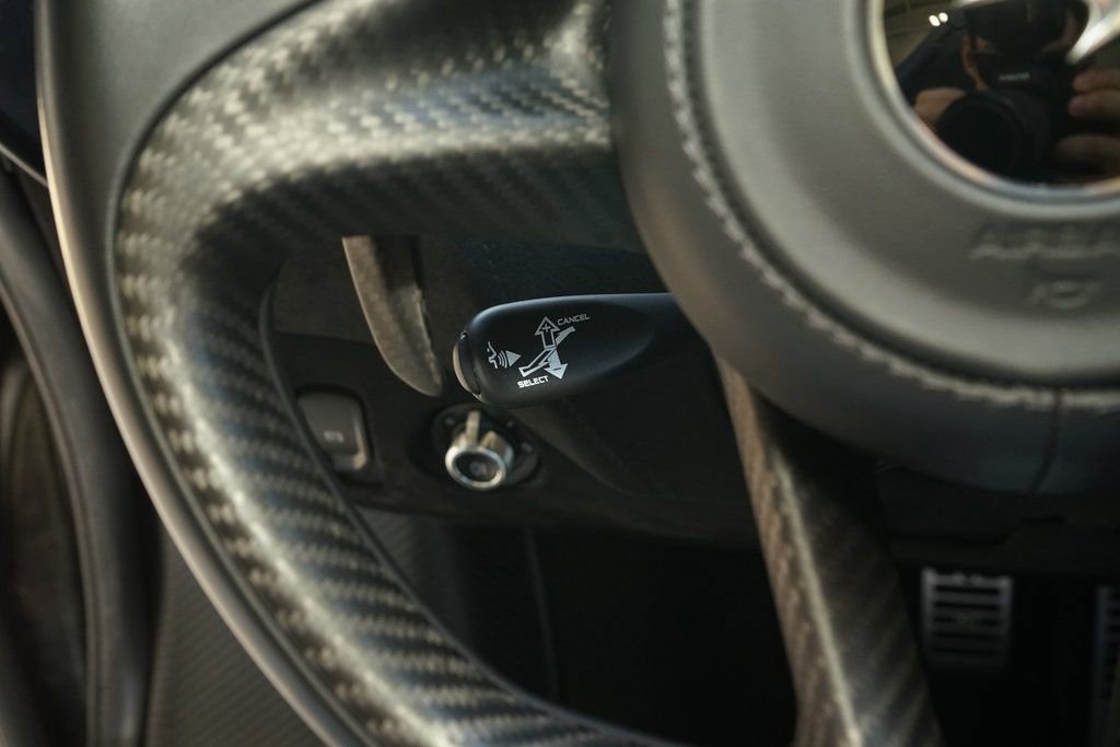 Used 2020 McLaren 720S Spider RWD image 32