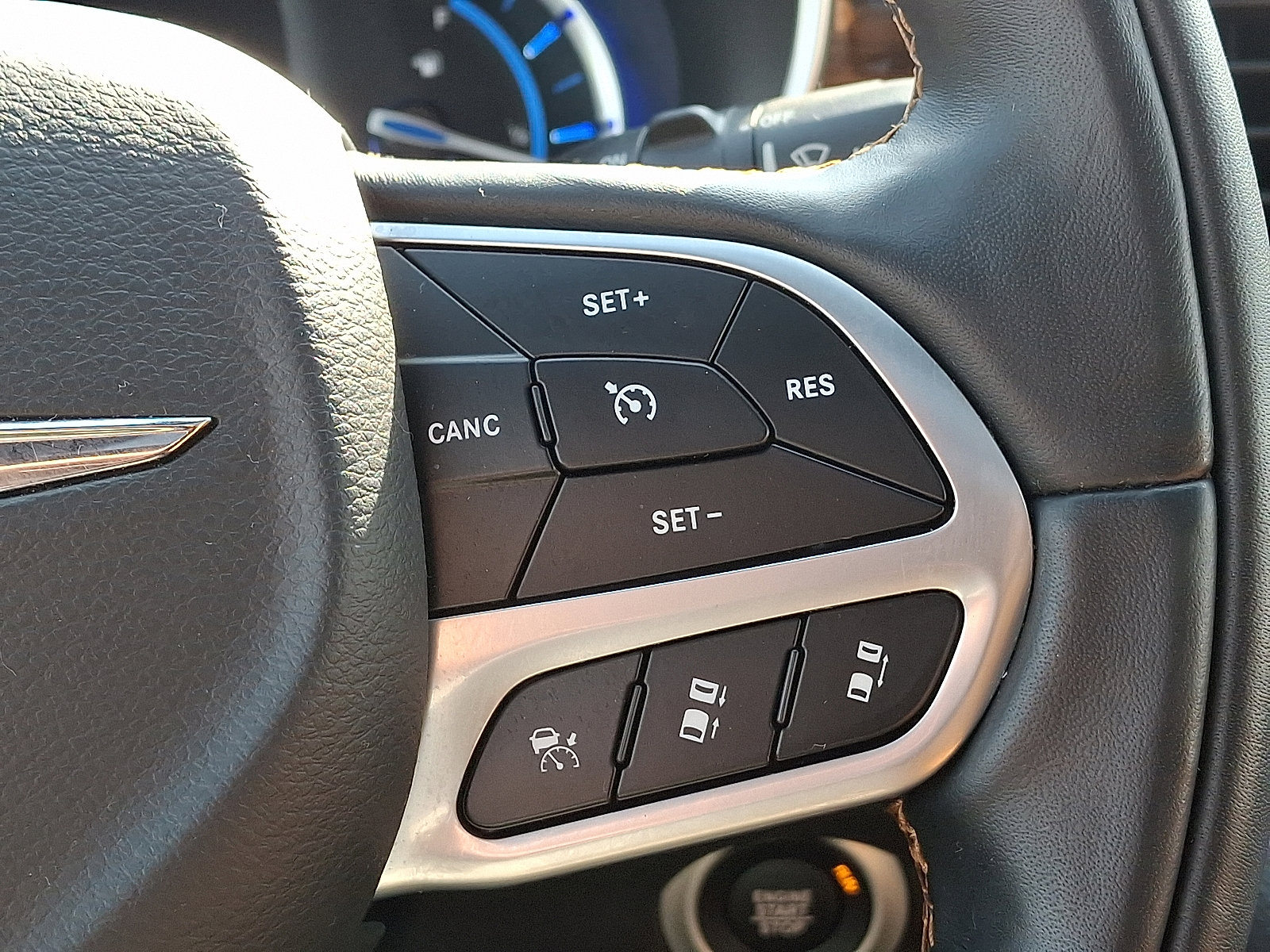 Certified 2022 Chrysler Pacifica Pinnacle FWD image 25