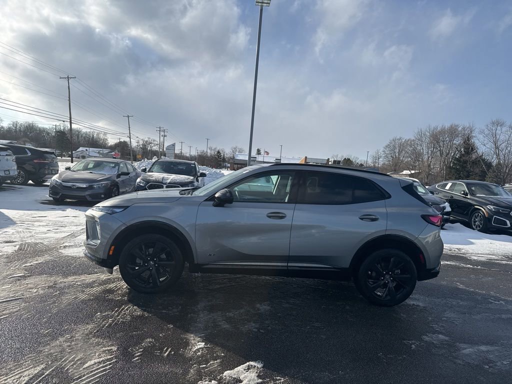 Used 2024 Buick Envision Sport Touring image 4