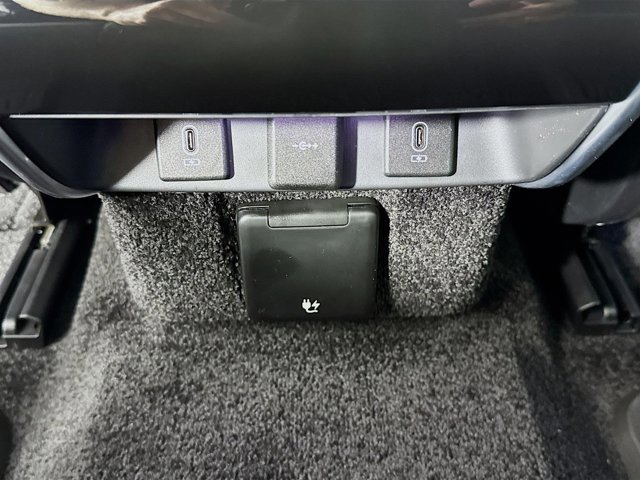 New 2026 Land Rover Range Rover SE image 28