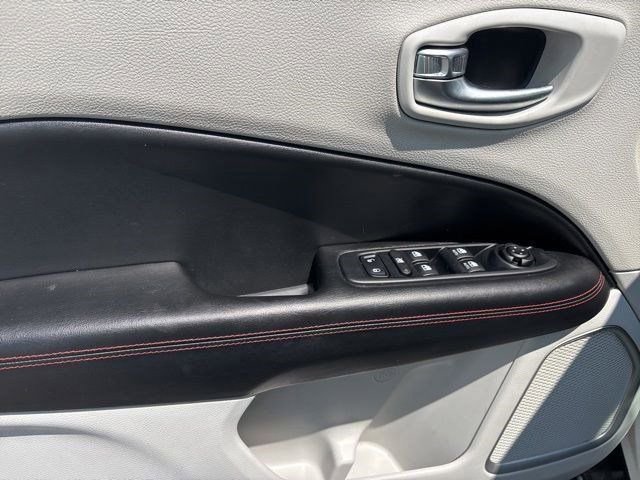 Used 2021 Jeep Compass Limited AWD/4WD image 13