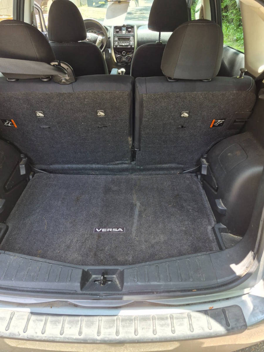 Used 2015 Nissan Versa Note SV FWD image 9