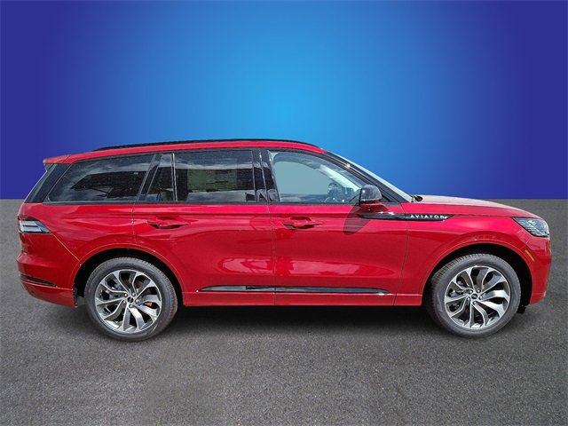 New 2025 Lincoln Aviator AWD w/ Jet Appearance Package image 2