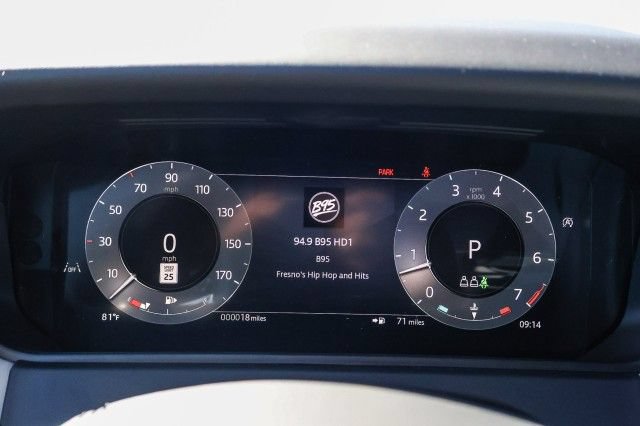 Certified 2026 Land Rover Range Rover Velar Dynamic SE AWD/4WD image 16