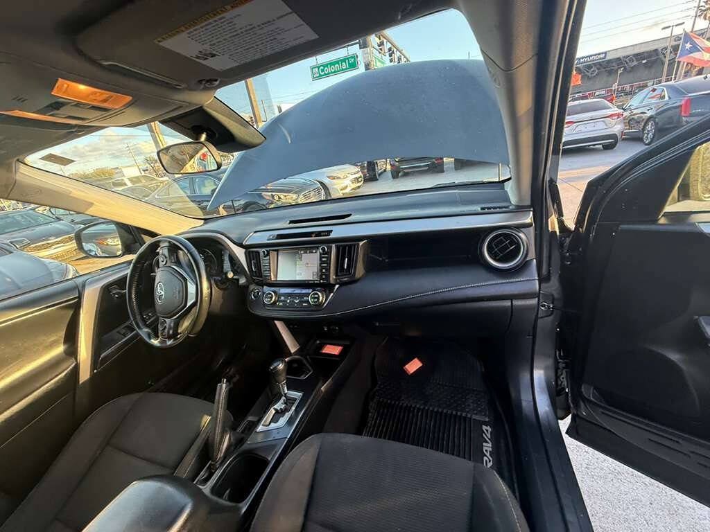Used 2017 Toyota RAV4 XLE FWD image 9