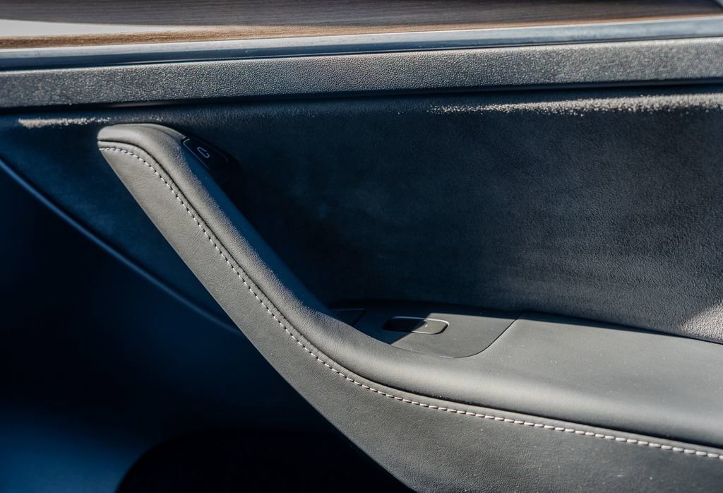 Used 2023 Tesla Model Y Long Range image 13