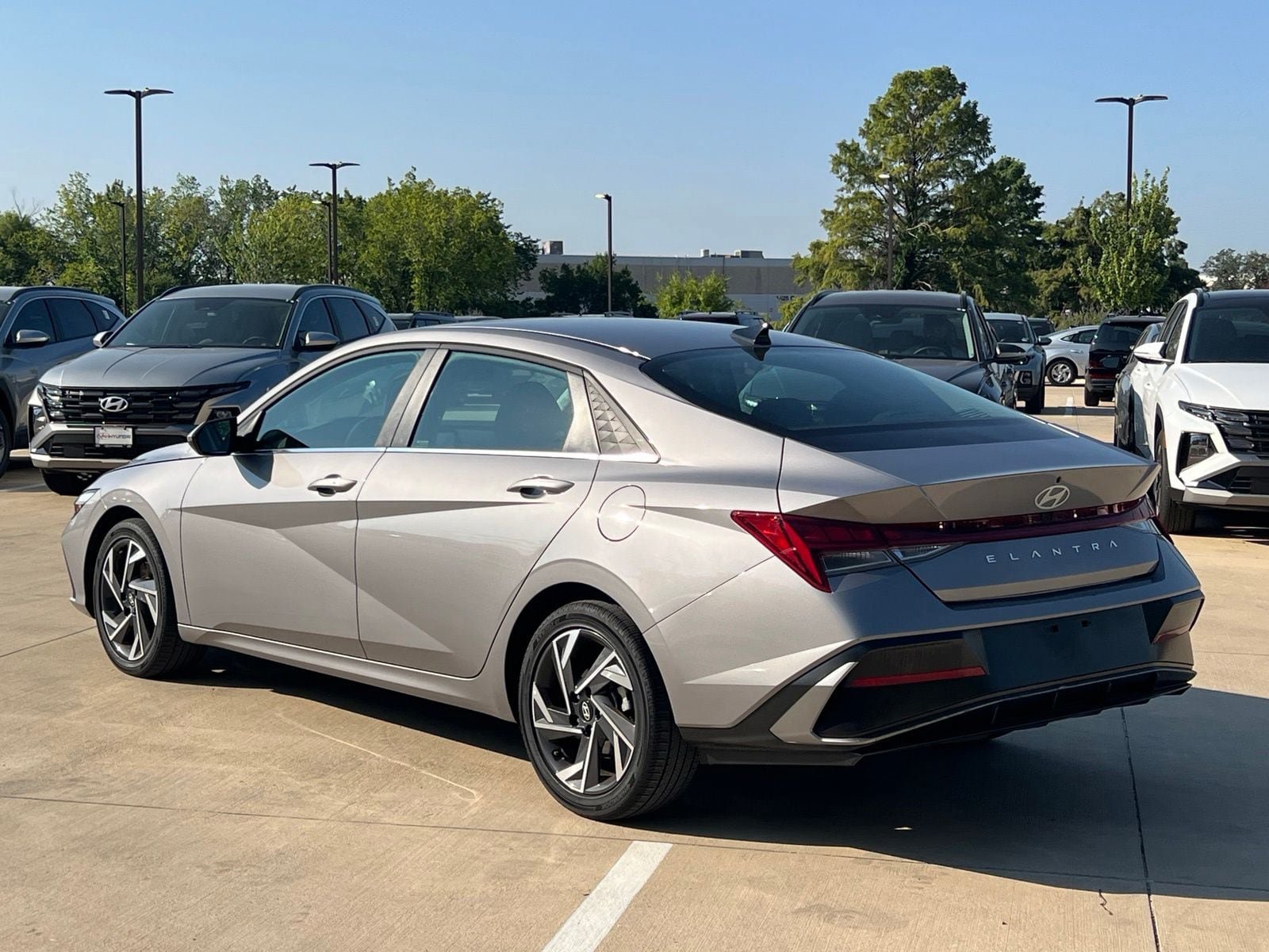 Used 2025 Hyundai Elantra SEL FWD image 10