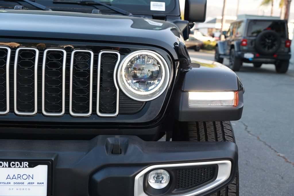 Used 2025 Jeep Wrangler Unlimited Sahara w/ Safety Group AWD/4WD image 5