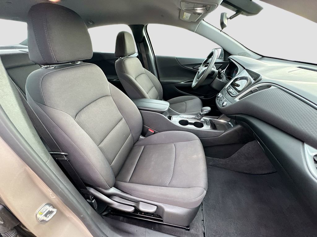Used 2022 Chevrolet Malibu LT image 26