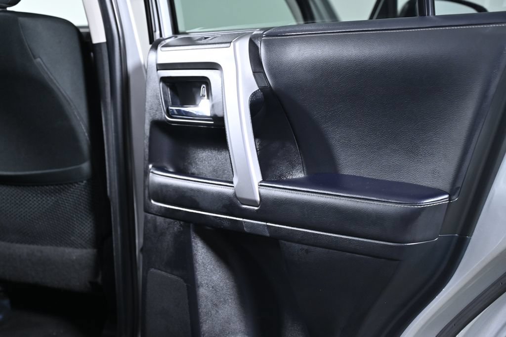 Used 2023 Toyota 4Runner SR5 AWD/4WD image 30