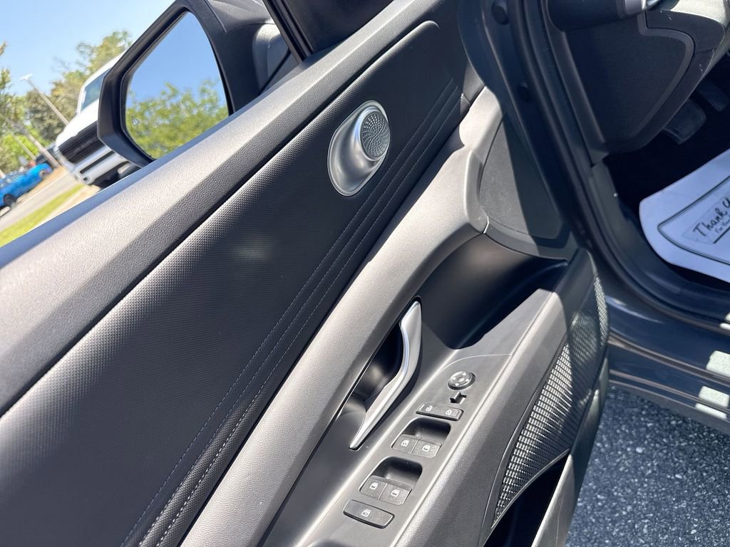 Used 2024 Hyundai Elantra SEL w/ Convenience Package image 11