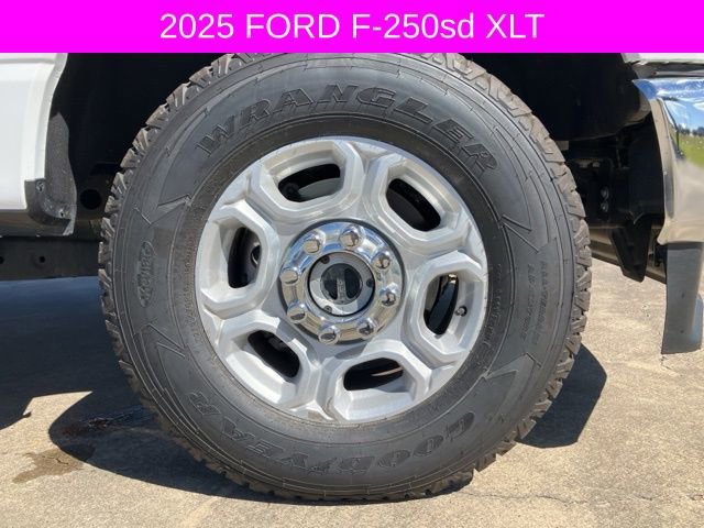 Used 2025 Ford F250 XLT w/ FX4 Off-Road Package image 10