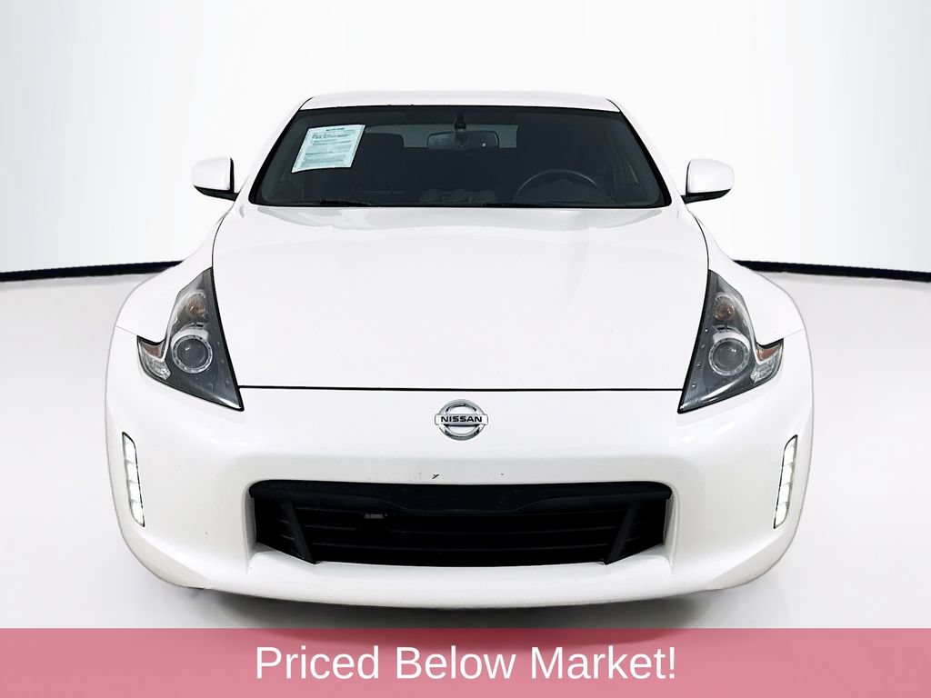 Used 2020 Nissan 370Z Coupe RWD image 2