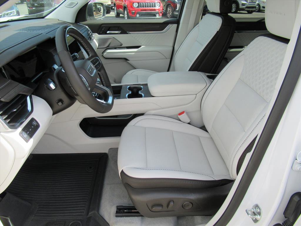 Used 2025 GMC Acadia Denali w/ Super Cruise Package image 17