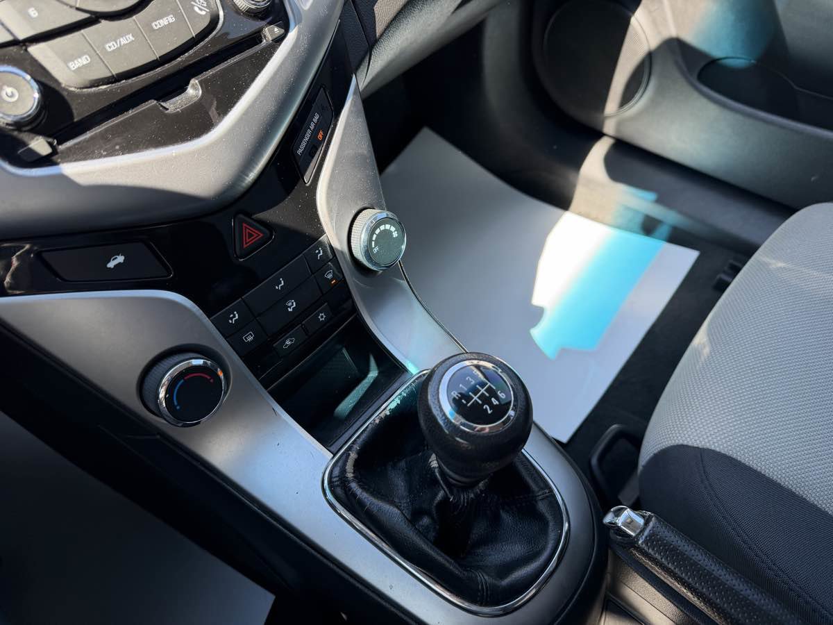 Used 2016 Chevrolet Cruze LS image 24