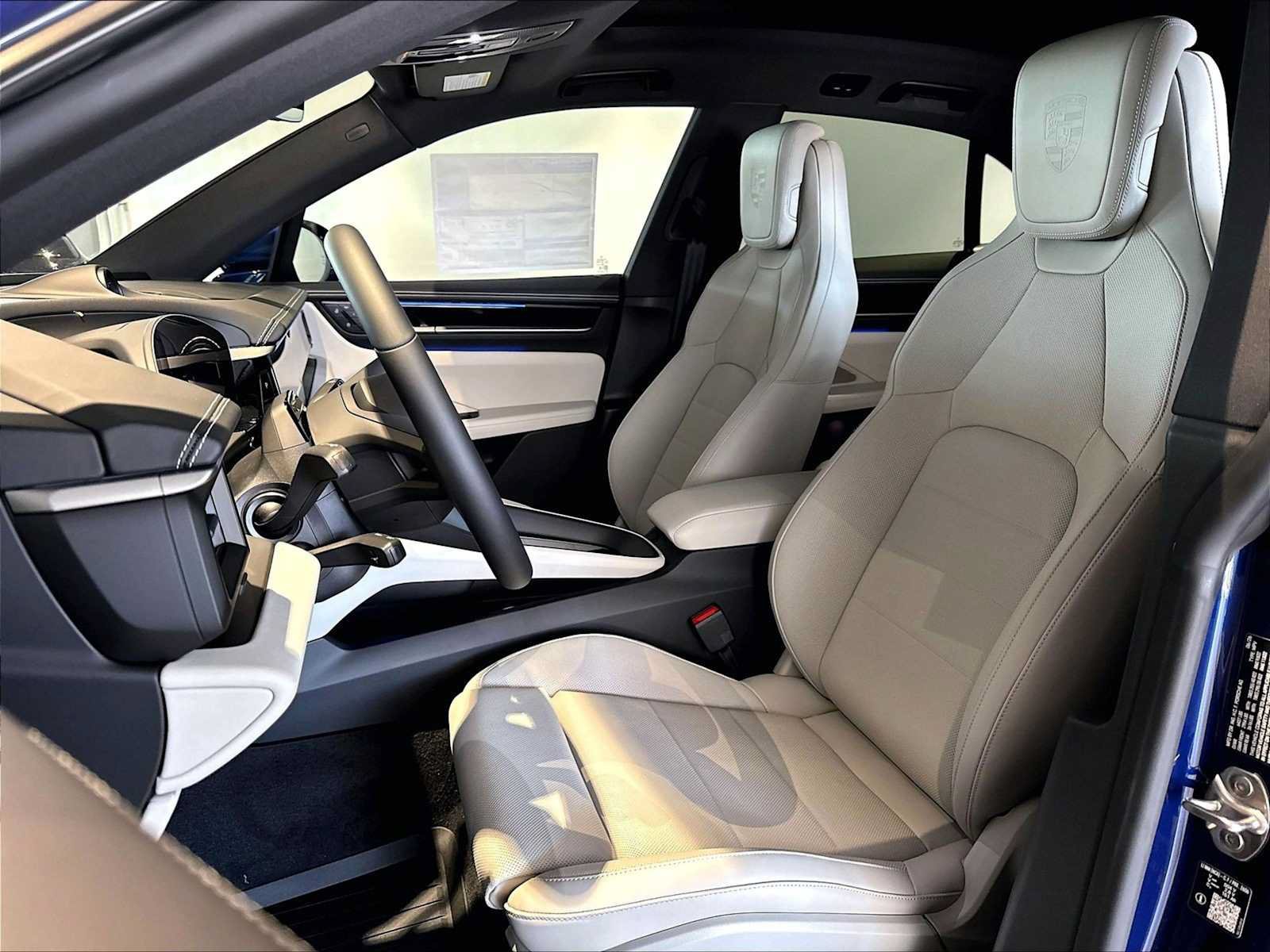 New 2026 Porsche Macan 4 Electric AWD/4WD image 5