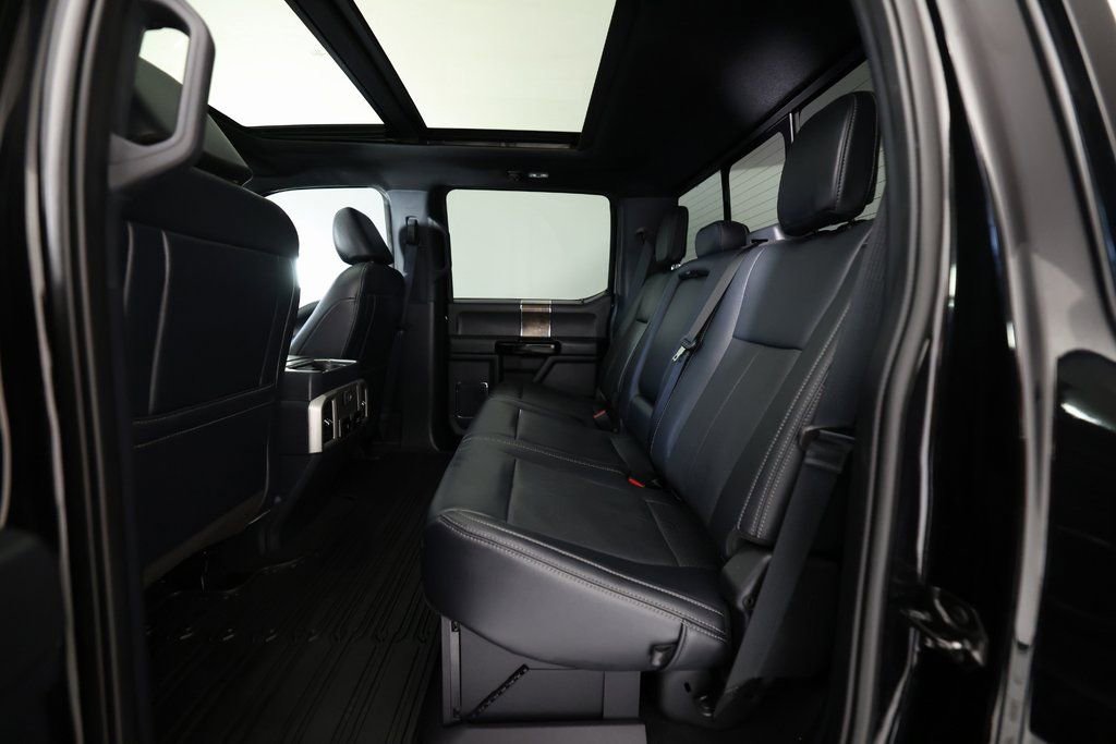 Used 2022 Ford F250 Lariat w/ Black Appearance Package image 12