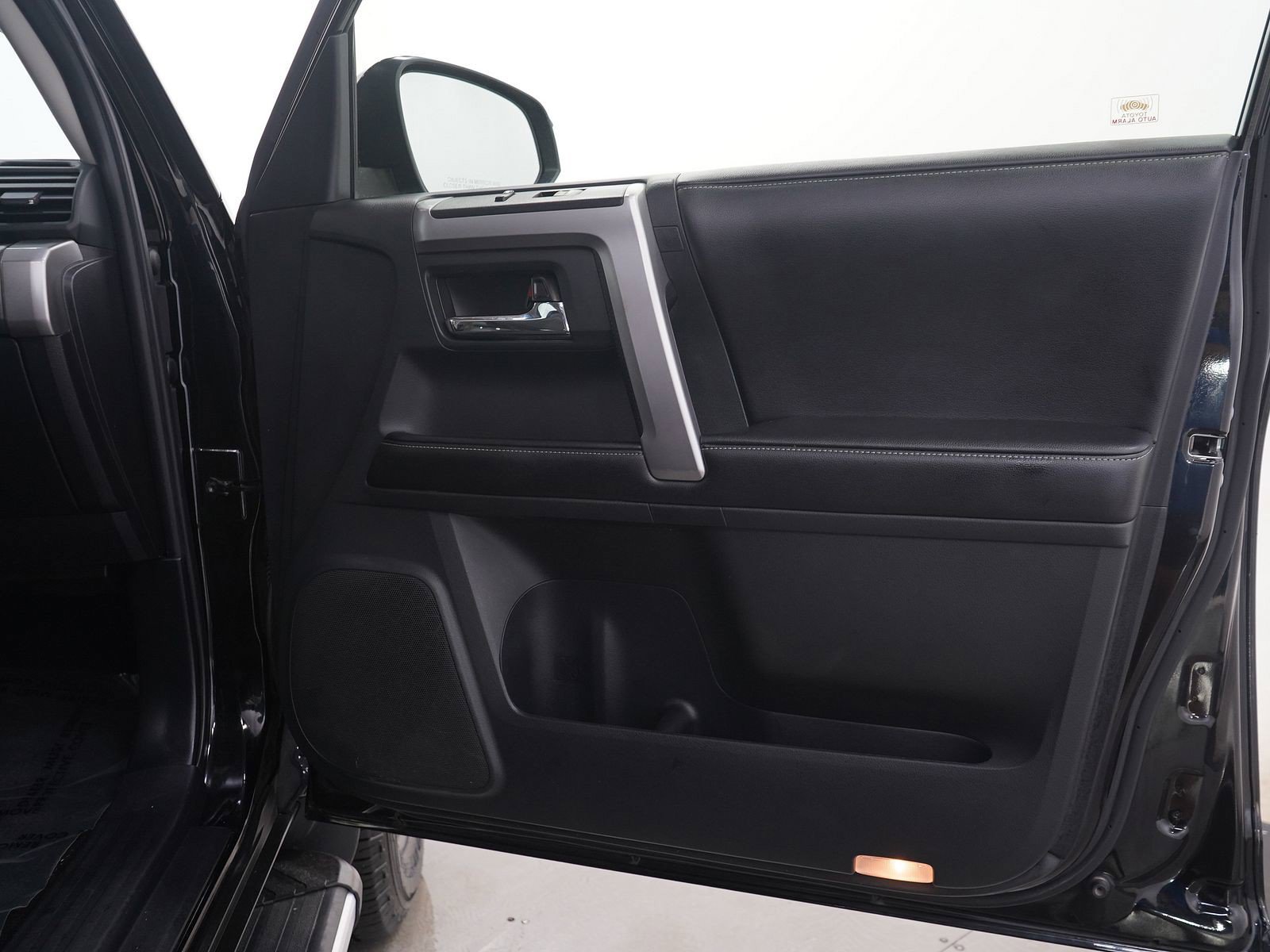 Used 2015 Toyota 4Runner SR5 Premium AWD/4WD image 9