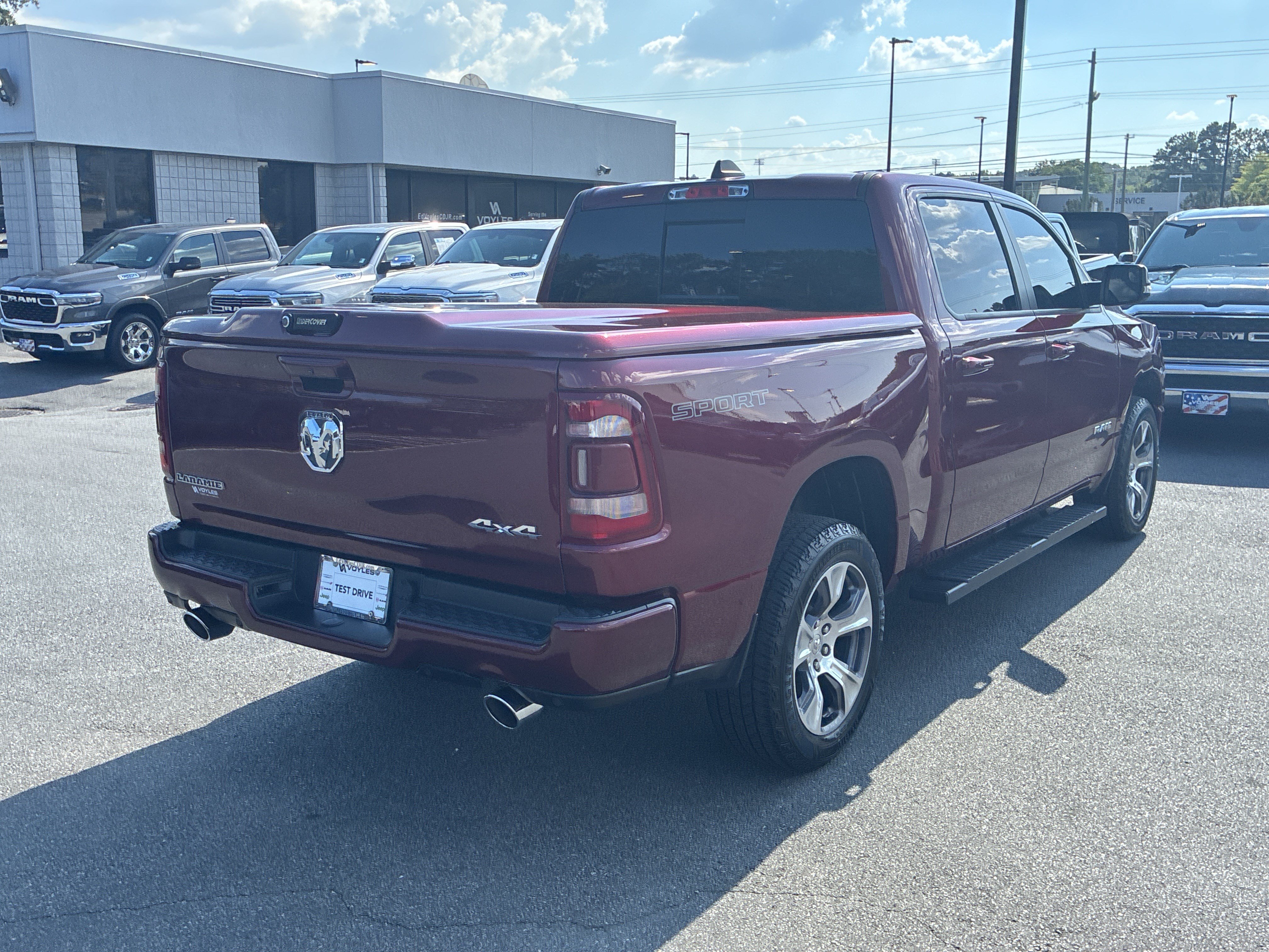 Used 2023 RAM 1500 Laramie AWD/4WD image 8