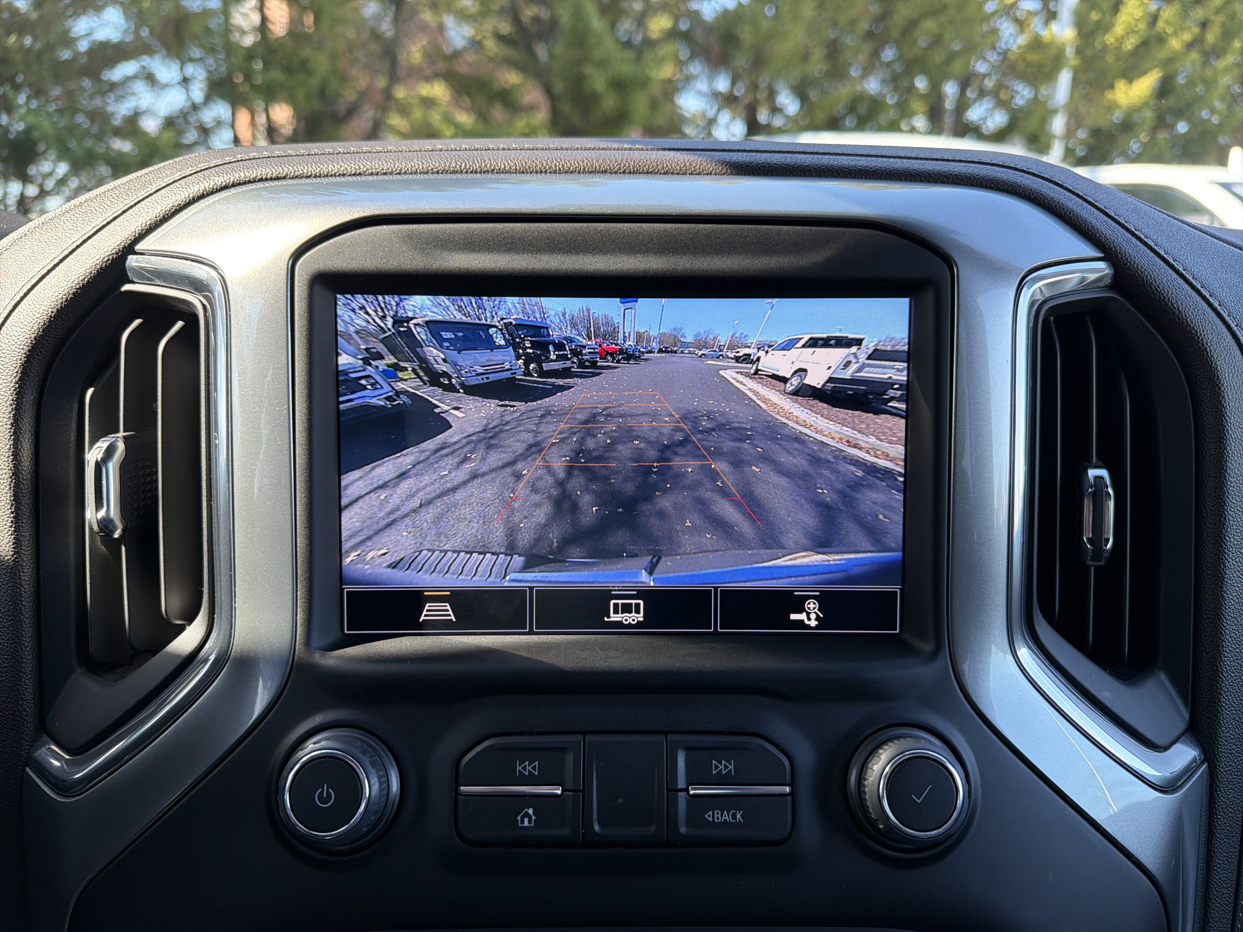 Used 2022 Chevrolet Silverado 1500 LTZ image 25