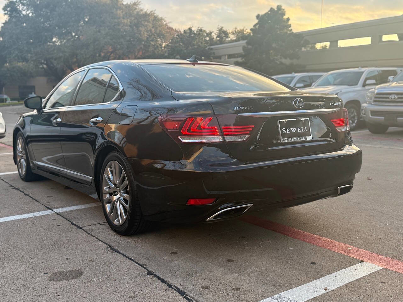 Used 2013 Lexus LS 460 w/ Comfort Pkg image 6