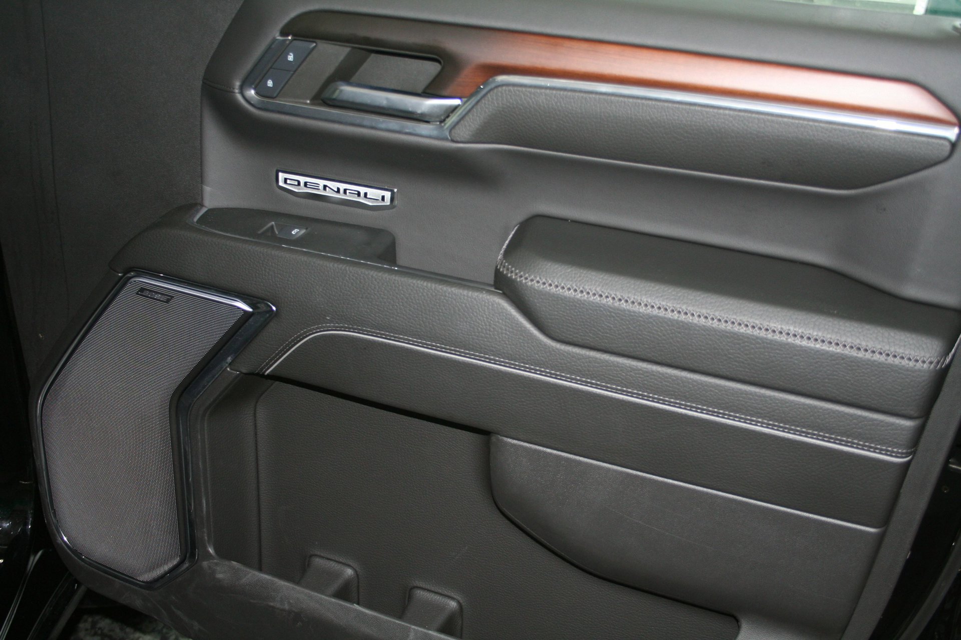 Used 2024 GMC Sierra 1500 Denali w/ Denali Reserve Package image 38