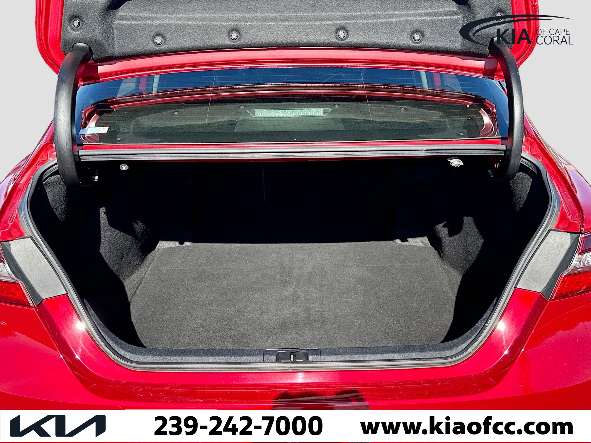 Used 2021 Toyota Camry SE image 12