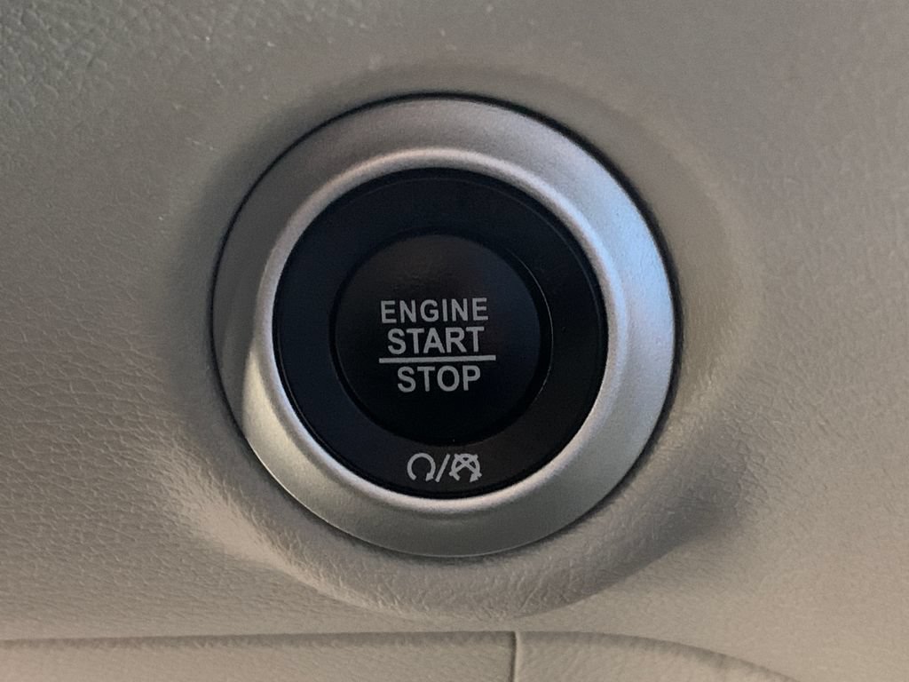 Used 2024 Chrysler Pacifica Touring-L FWD image 28