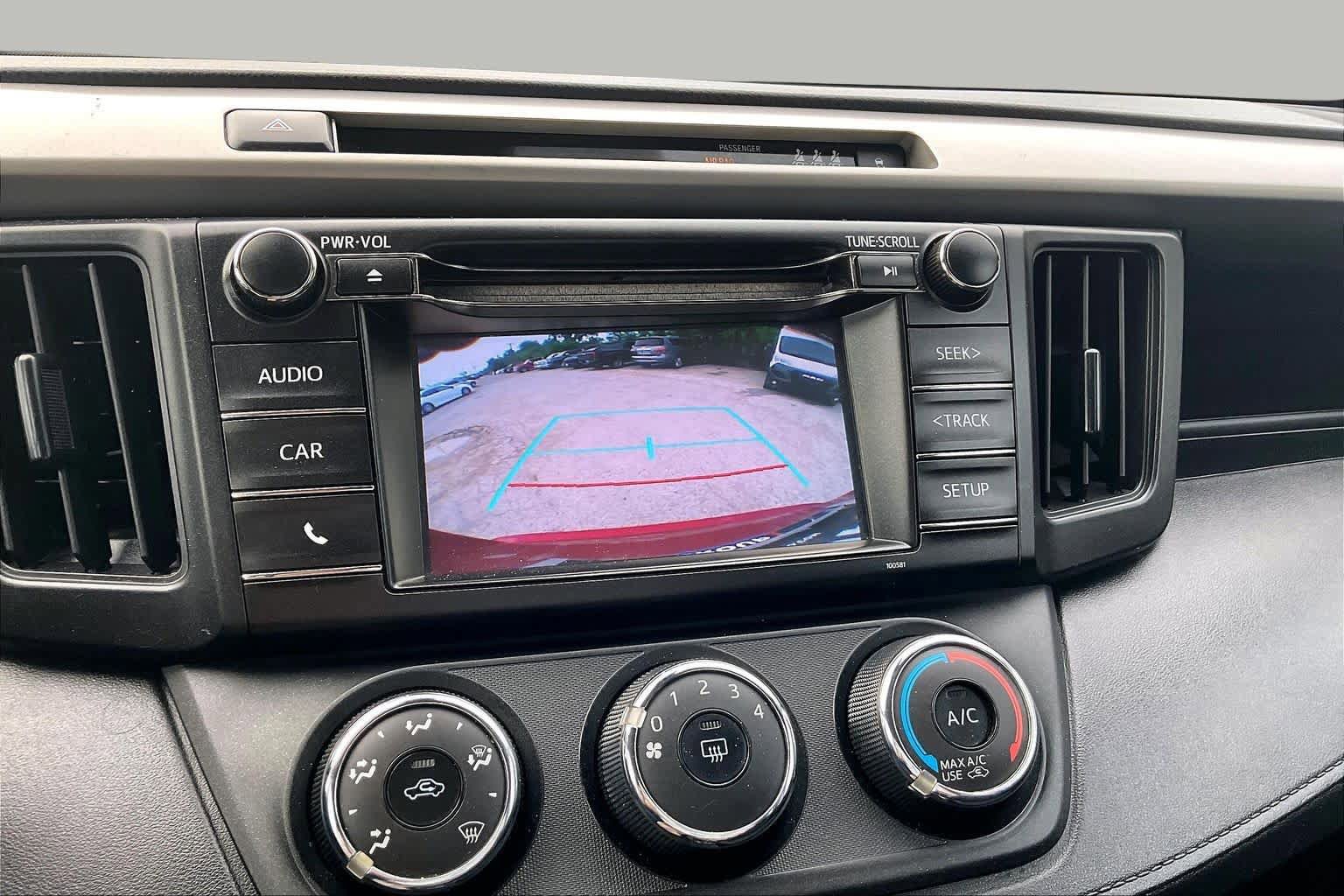 Used 2018 Toyota RAV4 LE FWD image 26