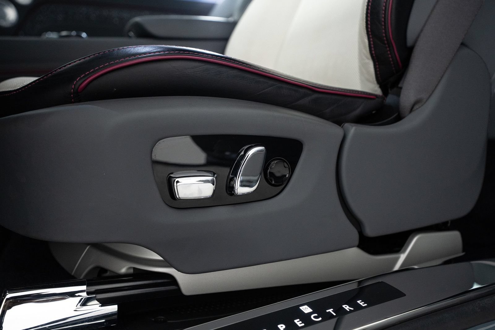 Used 2024 Rolls-Royce Spectre w/ Leather Finishing Pack AWD/4WD image 29