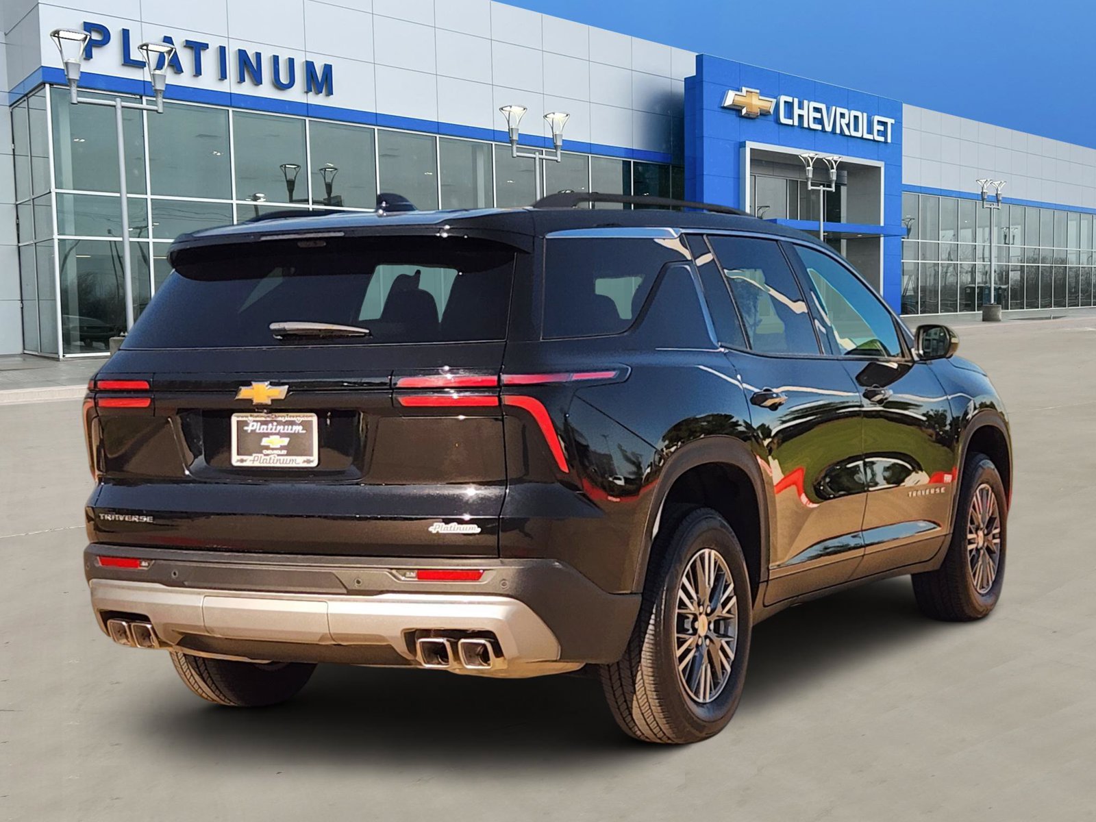 Certified 2026 Chevrolet Traverse LT w/ Driver Confidence Package FWD image 5
